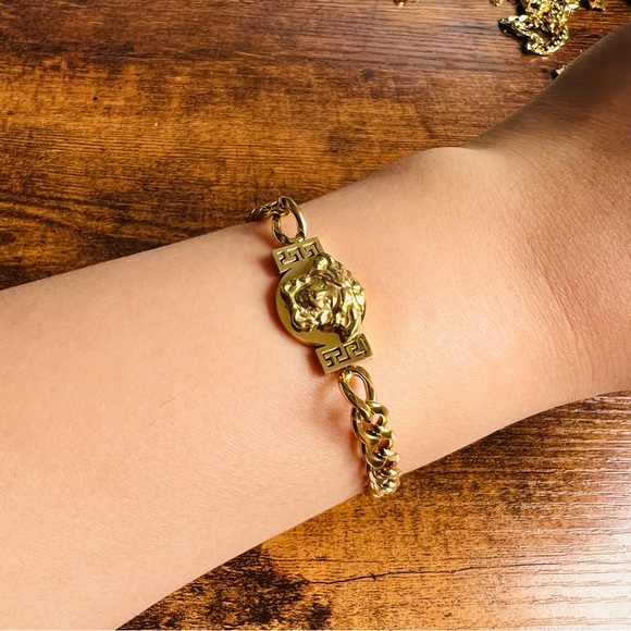 18K Gold Plated Versace Women jewelry Set Chain Necklace Bracelet and Earrings - Picture 5 of 17